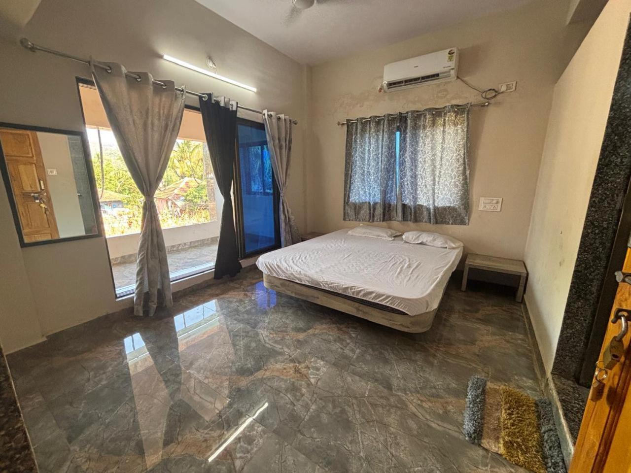 Shobhnath Home Stay Harnai 객실 사진
